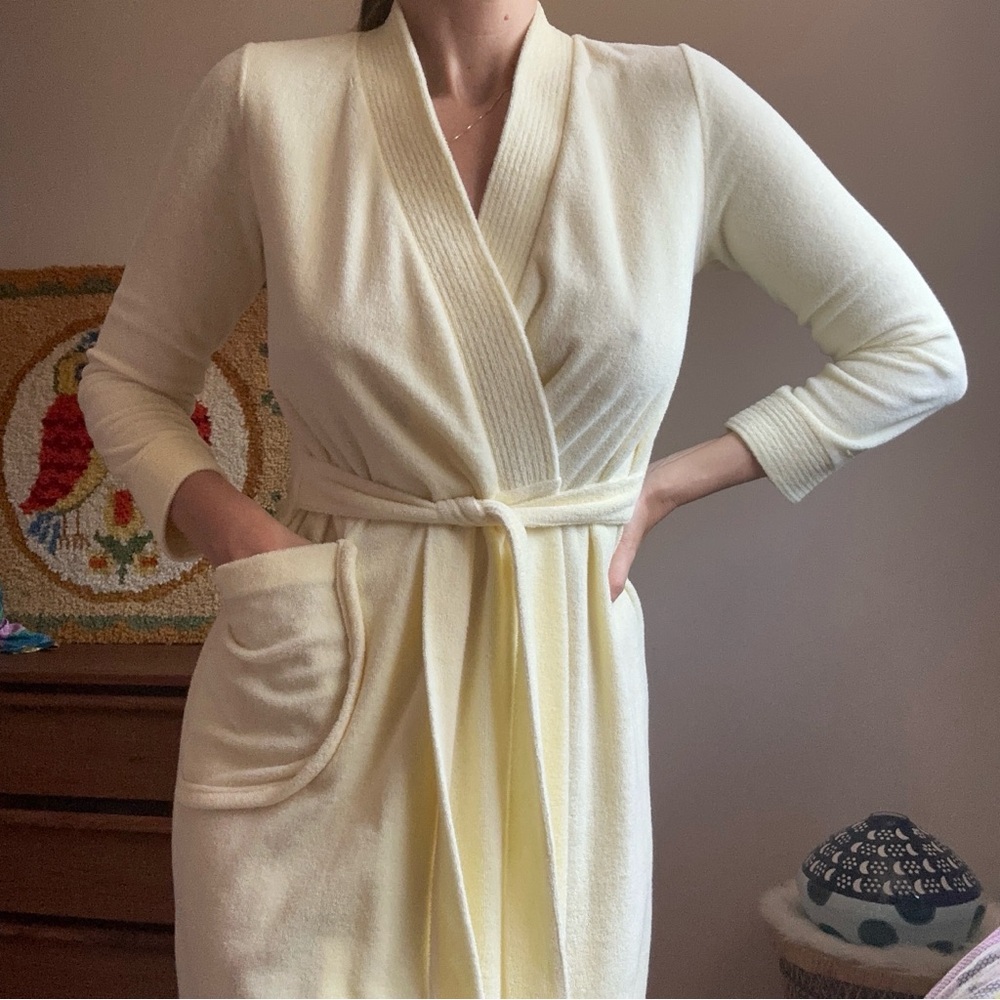 Vintage Terrycloth Butter Yellow Robe with Belted Waist Size Small